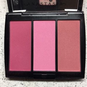 ❤️NEW!!!❤️ ANASTASIA Beverly Hills Blush Trio.